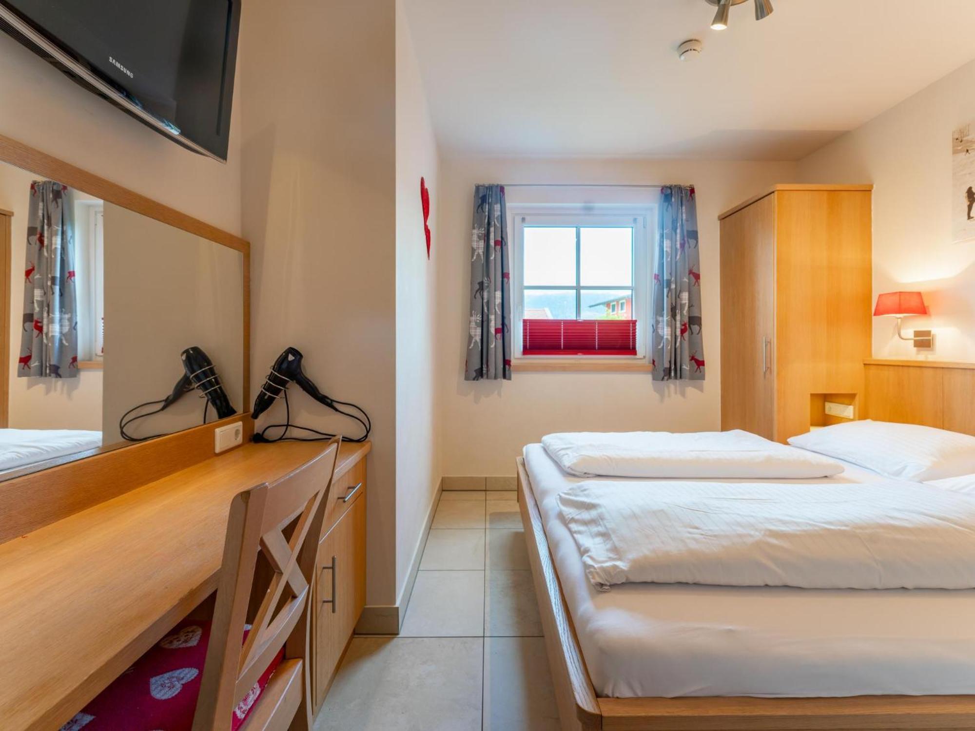 Arieke E10 Apartment Kaprun Bagian luar foto